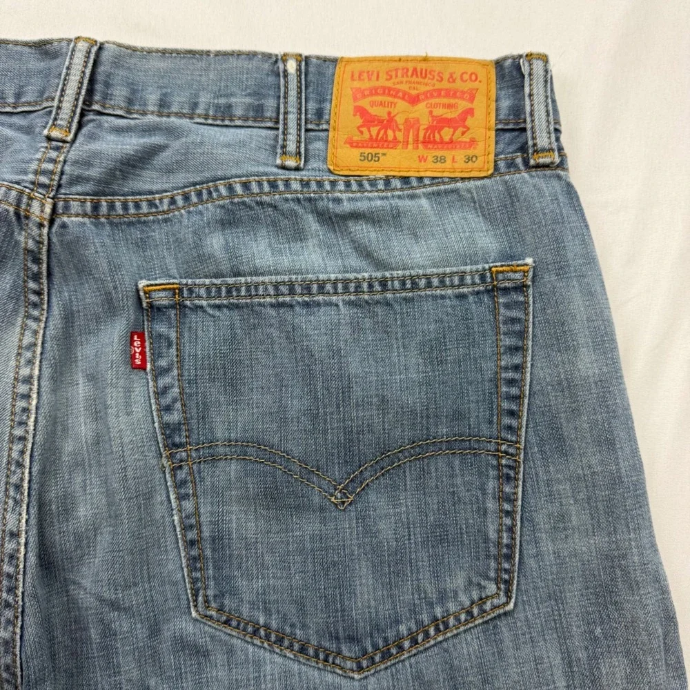 Levi's 505 Regular Fit Jeans Mens 38x30(29) Blue‎ Medium Wash Straight Leg Denim